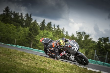 KTM sigue con sus test y esta vez sí, completa dos días en Brno