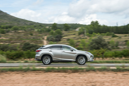 Lexus RX450h 2020 lateral