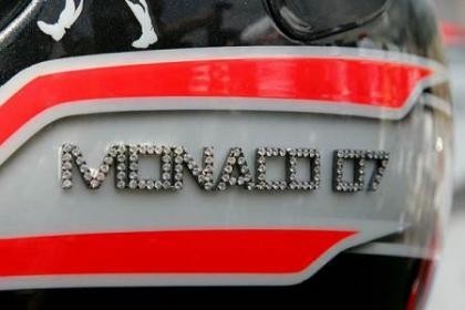 El casco de diamantes de McLaren-Mercedes