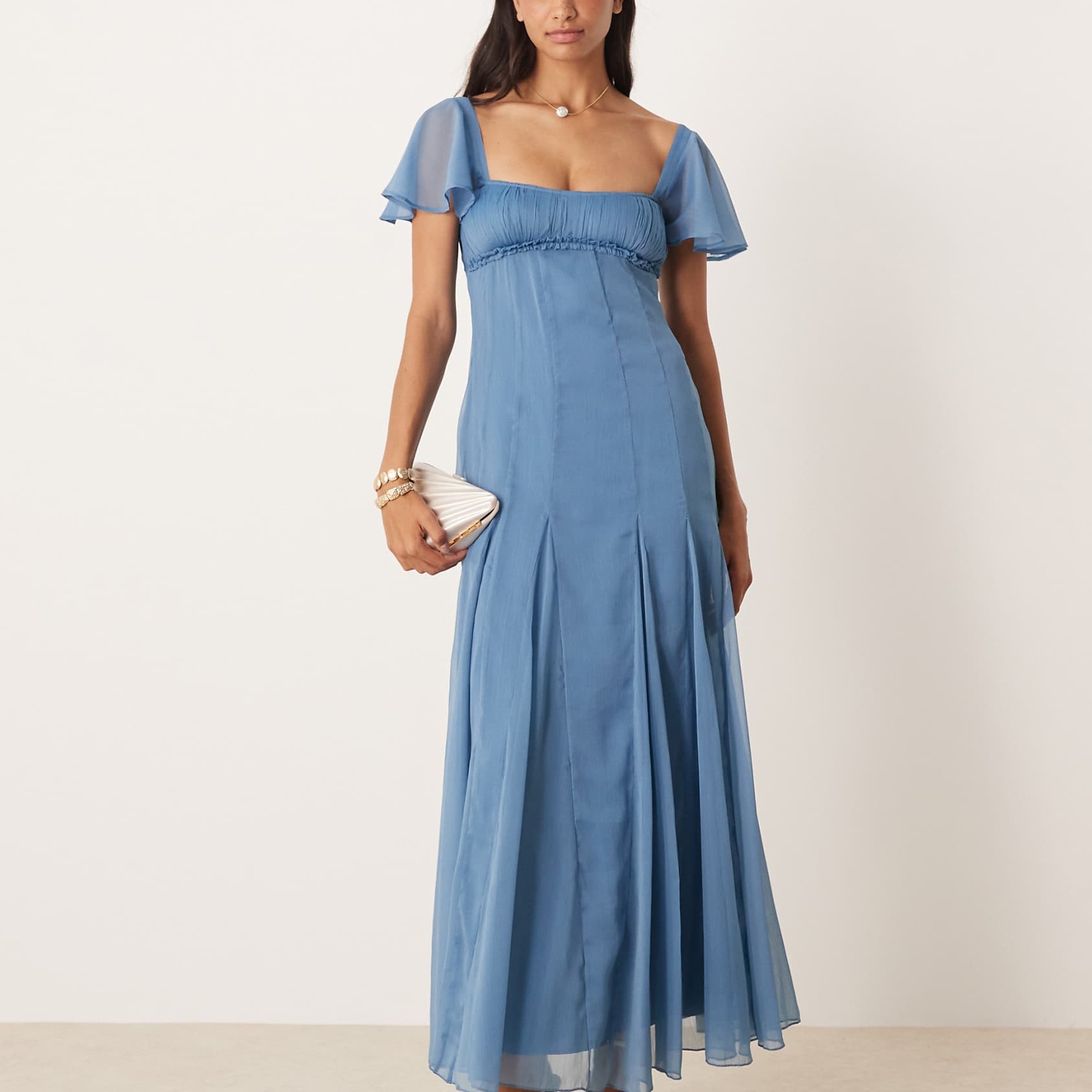 Vestido semilargo azul pizarra con mangas fluidas, pecho fruncido y falda de godets de ASOS DESIGN

