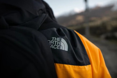 El outlet de El Corte Inglés arrasa en su liquidación de prendas The North Face con descuentos de hasta el 60%