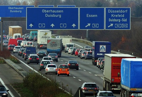 Alemania para los alemanes, y los conductores extranjeros que paguen por usar sus autopistas