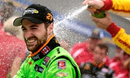 James Hinchcliffe logra su primer triunfo en óvalo en Iowa