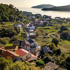 Este pueblo marinero de Galicia, con su playa y sus prados, es uno de los destinos más mágicos del norte de España