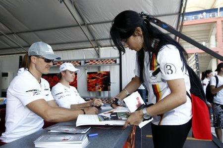 Ross Brawn quiere a la misma pareja de pilotos en 2011