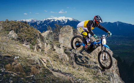 Las Brinco se van a tomar el té. Bultaco abre la primera de 16 tiendas en Londres