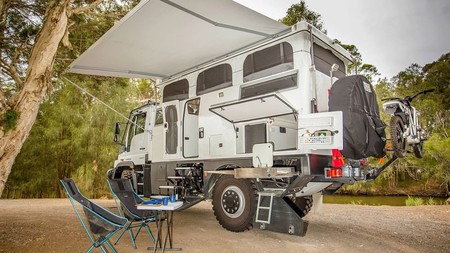 EarthCruiser Australia Unimog Explorer XPR440, la camper que hará palidecer al Volkswagen California XXL