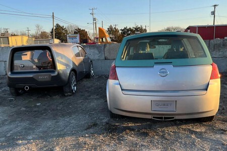 Dos Prototipos Nissan Olvidados En Deshuesadero