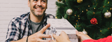 Hay personas que disfrutan más haciendo regalos que recibiéndolos. Esto es lo que dice la psicología sobre ellos 