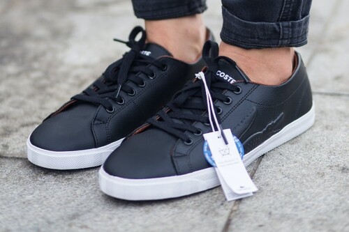 12 chollos en tallas sueltas de zapatillas Tommy Hilfiger, Lacoste o Levi's en Amazon