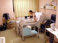 Unos padres realizan un informe detallado explicando lo que su hospital debería mejorar