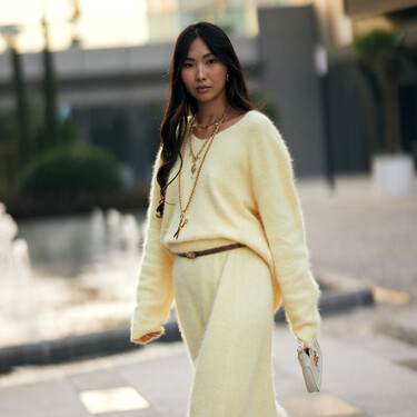 Vuelven los collares ‘pendant’ en clave maximalista y confirmamos que reinarán el próximo otoño-invierno 2025/26 