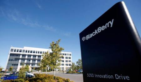 BlackBerry retiene a su jefe de desarrollo de software y retrasa su marcha a Apple