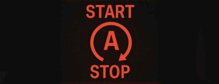 ¿Cómo decide el 'stop-start' cuándo parar el motor del coche?