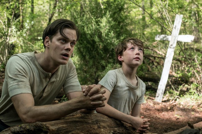 El Diablo A Todas Horas 2020 Bill Skarsgard