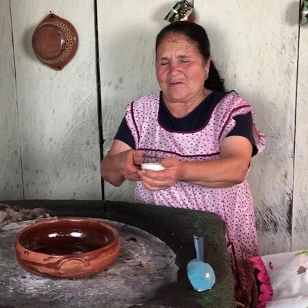 Está es la receta económica de Doña Ángela, la youtuber mexicana, para esta cuesta de enero que está rompiendo el internet