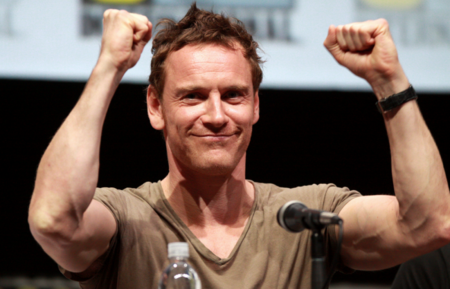 Michael Fassbender se postula como posible sustituto de Christian Bale para interpretar a Steve Jobs