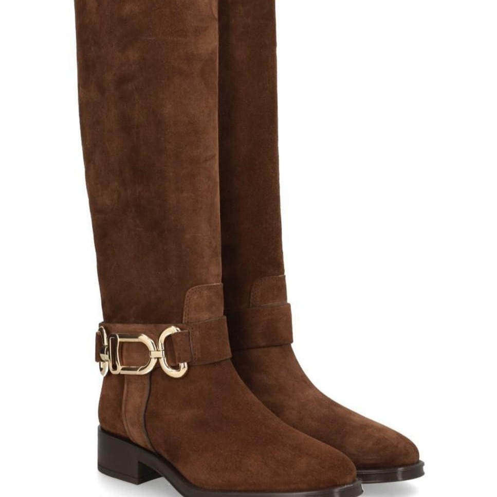 Alpe
Botas de mujer de piel baby silk con suela antideslizante y cremallera