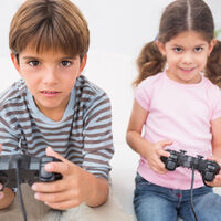 ¡Que el tiempo de pantallas no se descontrole en verano!: claves para un uso responsable durante las vacaciones