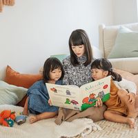 Marie Kondo presenta un libro infantil, en el que a través de un cuento sobre dos amigos enseñará a los niños sobre el orden