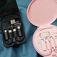 Desde que llevo en mi mochila esta diminuta caja de AliExpress no he vuelto a tener problemas con mis cables fuera de casa