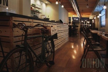 ¿Con ganas de zamparte una buena hamburguesa? Llega Onion Burger Studio