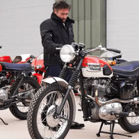 El garaje de motos del presentador de Top Gear es una mina de oros. E incluye una de las Ducati más raras que existen