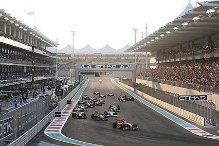 f1_salida-gp-de-abu-dhabi-con-lewis-hamilton-al-frente.jpg
