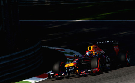 Sebastian Vettel rompe el monopolio de Mercedes en una sesión polémica para Ferrari