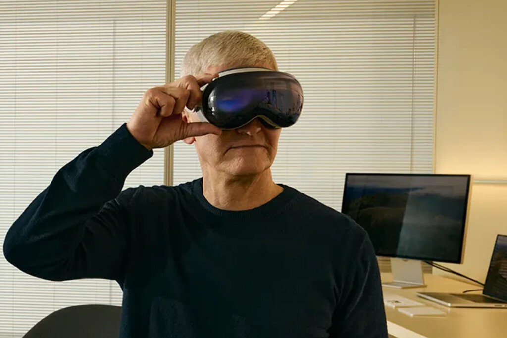 Ver el mundo a través de unas Vision Pro es el futuro y el futuro es ya: Tim Cook posa con las gafas de Apple a horas de su lanzamiento Ver el mundo a través de unas Vision Pro es el futuro y el futuro es ya: Tim Cook posa con las gafas de Apple a horas de su lanzamiento