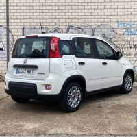 El Fiat Panda ha sido el superventas de Fiat durante décadas. Hoy, es híbrido, no se vende tanto y su fábrica parará dos semanas: Stellantis le echa la culpa al coche eléctrico