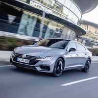 El Volkswagen Arteon R-Line Performance es una berlina deportiva de hasta 272 CV, a partir de 55.290 euros