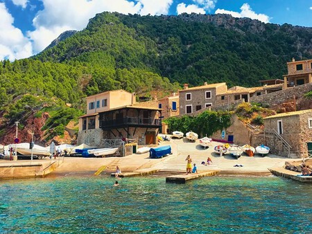 Viajes Escapadas Espana Pueblos Mallorca Encanto Playa Montana Chenoa Famosos Vacaciones