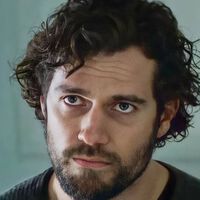 Hay malas noticias con una de las nuevas pelis de Henry Cavill, el thriller de acción que protagoniza para Guy Ritchie recibe una desconcertante actualización