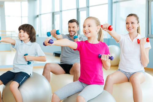 Nueve beneficios de practicar deporte en familia