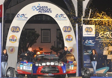 Robert Kubica domina la amputada primera jornada del SATA Açores