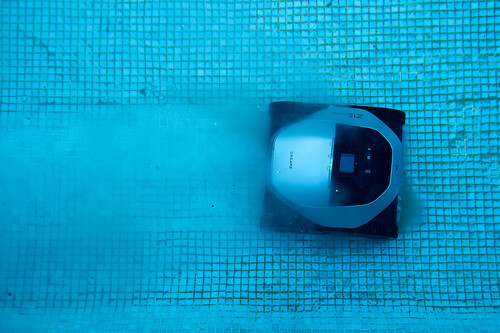 Poner la piscina a punto para verano es un horror. Este año lo he dejado en manos de un robot autónomo y esta ha sido mi experiencia