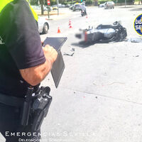 Hiere a dos menores conduciendo una moto robada, drogado y sin carnet, y termina en el hospital y detenido