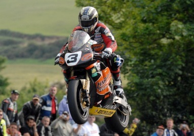 John McGuinness vence la primera carrera del TT 2007