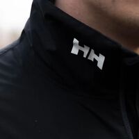 Helly Hansen liquida casi a mitad de precio la chaqueta polar que vamos querer estrenar esta semana 