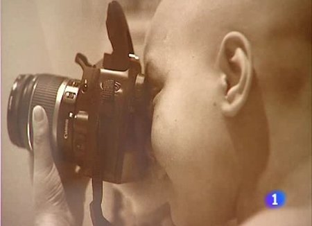 "A través de mi cámara", libro de fotografías sobre el cáncer infantil