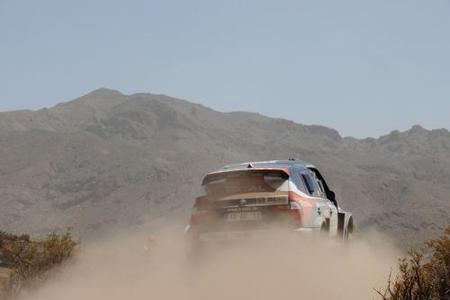 La general del Dakar se aprieta a falta de un día