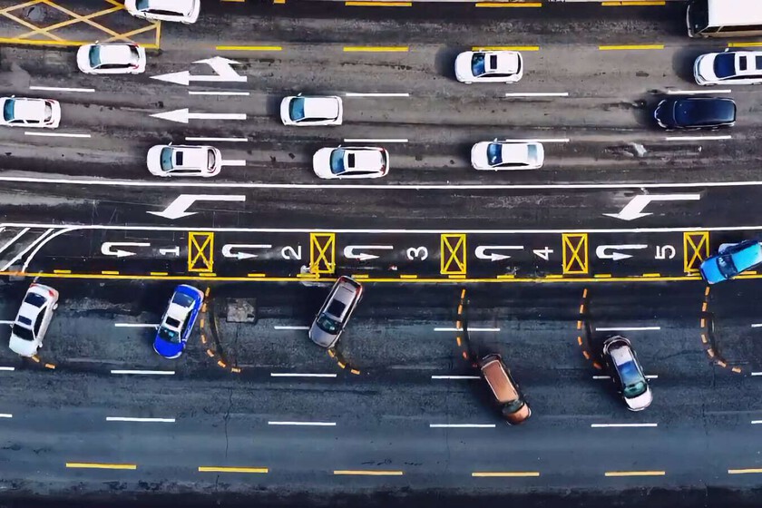 Una ciudad china ha tenido una idea para simplificar los cambios de sentido: dar un volantazo de 180º en mitad de la autovía