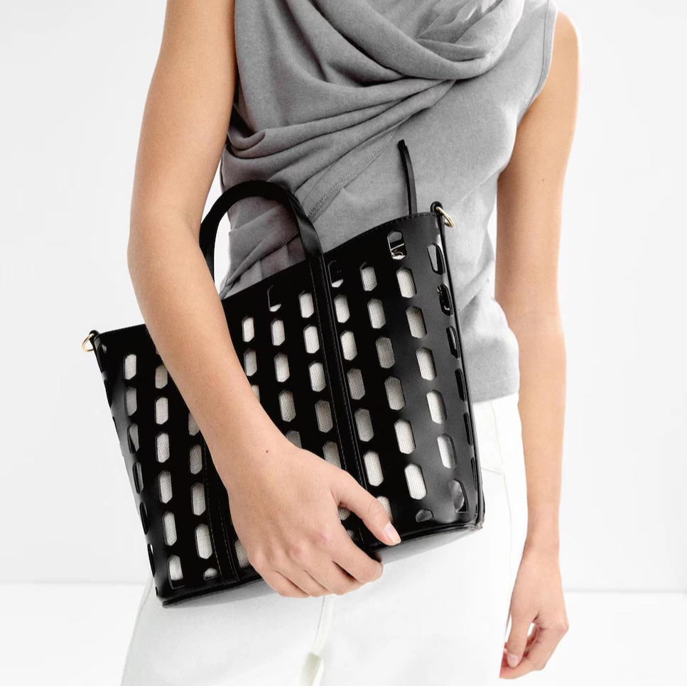 Bolso de mano estilo tote convertible a bandolera con neceser extraíble en liso Parfois