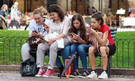Apple, contra la pornografía infantil: escaneará las imágenes del iPhone y el iPad para identificar material sexual con niños