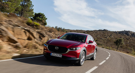 Probamos el Mazda CX-30: el equilibrio entre los SUV de Mazda destaca por su completo equipamiento tecnológico