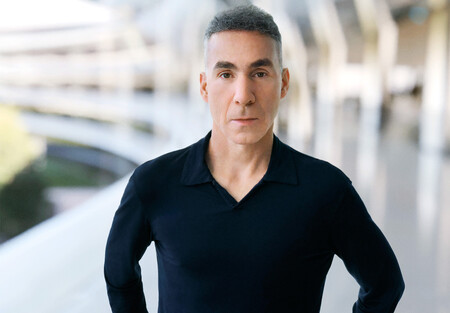 Dan Riccio deja las riendas de Ingeniería de Hardware para centrarse en un "nuevo capítulo" en Apple