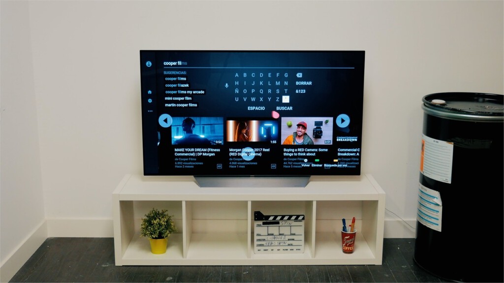 Las teles y reproductores modernos han perdido los botones y conectores frontales. Ahora son más elegantes, pero menos útiles 