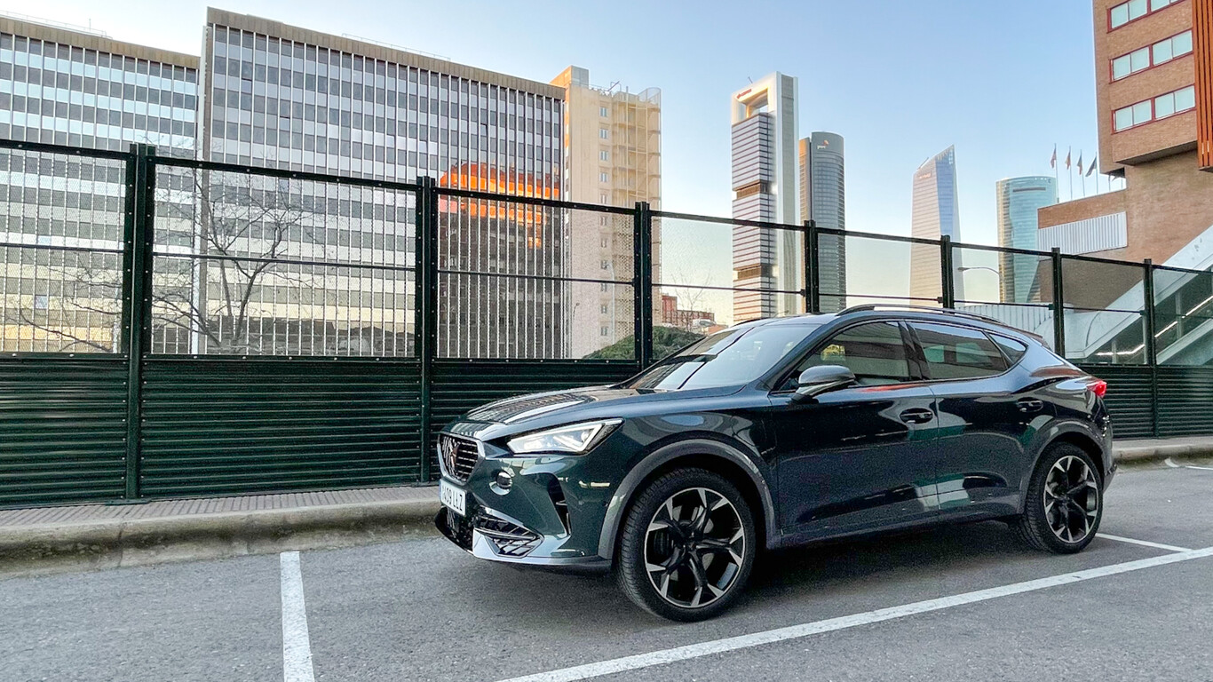 Probamos el CUPRA Formentor e-hybrid: tacto de SUV deportivo, hasta 59 km en eléctrico y etiqueta CERO