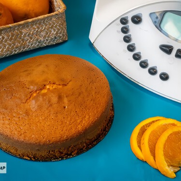 Bizcocho de naranja en Thermomix, el más esponjoso y sencillo que encontrarás